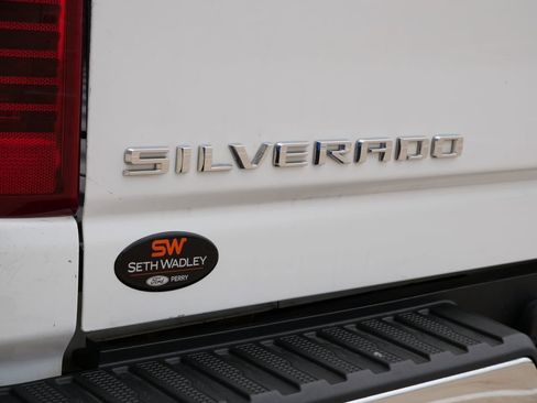 Used 2023 Chevrolet Silverado 2500 LT w/ Convenience Package AWD/4WD image 10