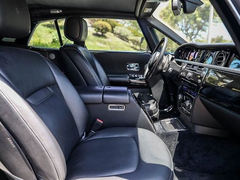 Used 2010 Rolls-Royce Phantom Coupe RWD image 24