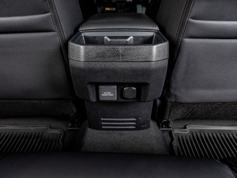 Used 2025 Toyota Tacoma TRD Off-Road image 32