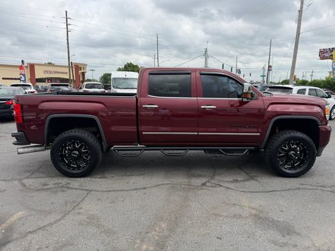 Used 2016 GMC Sierra 2500 Denali w/ Duramax Plus Package AWD/4WD image 15