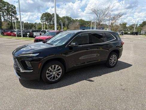 Used 2025 Buick Enclave Preferred FWD image 10