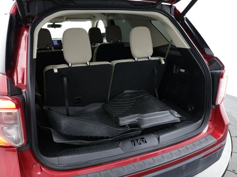 Used 2020 Ford Explorer XLT RWD image 33