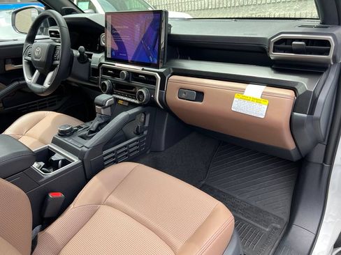 New 2026 Toyota 4Runner Limited AWD/4WD image 24