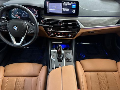 Certified 2023 BMW 530i w/ Convenience Package image 17