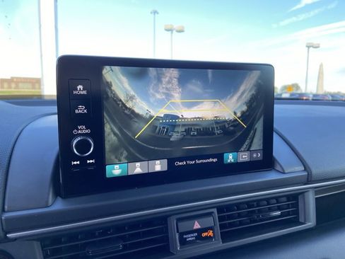 Used 2025 Honda Pilot EX-L image 33