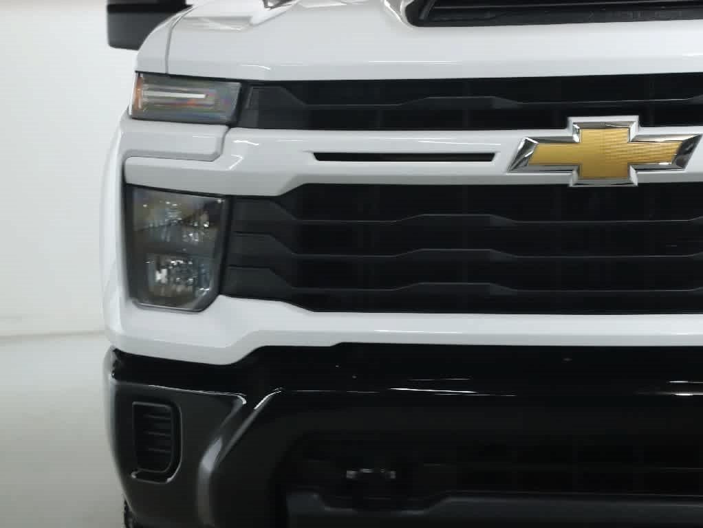 Used 2025 Chevrolet Silverado 2500 Custom w/ Custom Convenience Package AWD/4WD image 6