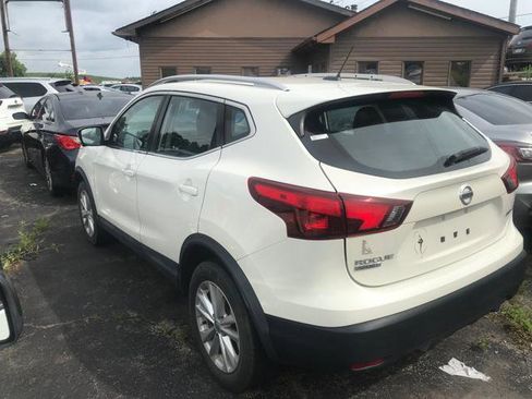 Used 2017 Nissan Rogue Sport SV w/ SV Premium Package image 5