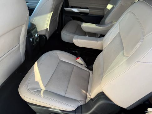 Used 2021 Ford Explorer Limited w/ Hybrid Equipment Group 310A RWD image 9