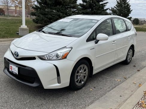 Certified 2017 Toyota Prius V Four image 34