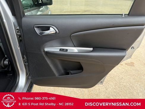 Used 2016 Dodge Journey SXT w/ Comfort/Convenience Group FWD image 33