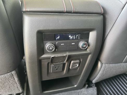 Certified 2023 Chevrolet Traverse RS AWD/4WD image 36
