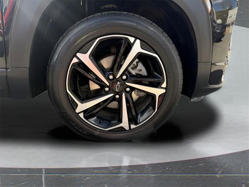 Used 2023 Chevrolet TrailBlazer RS image 12