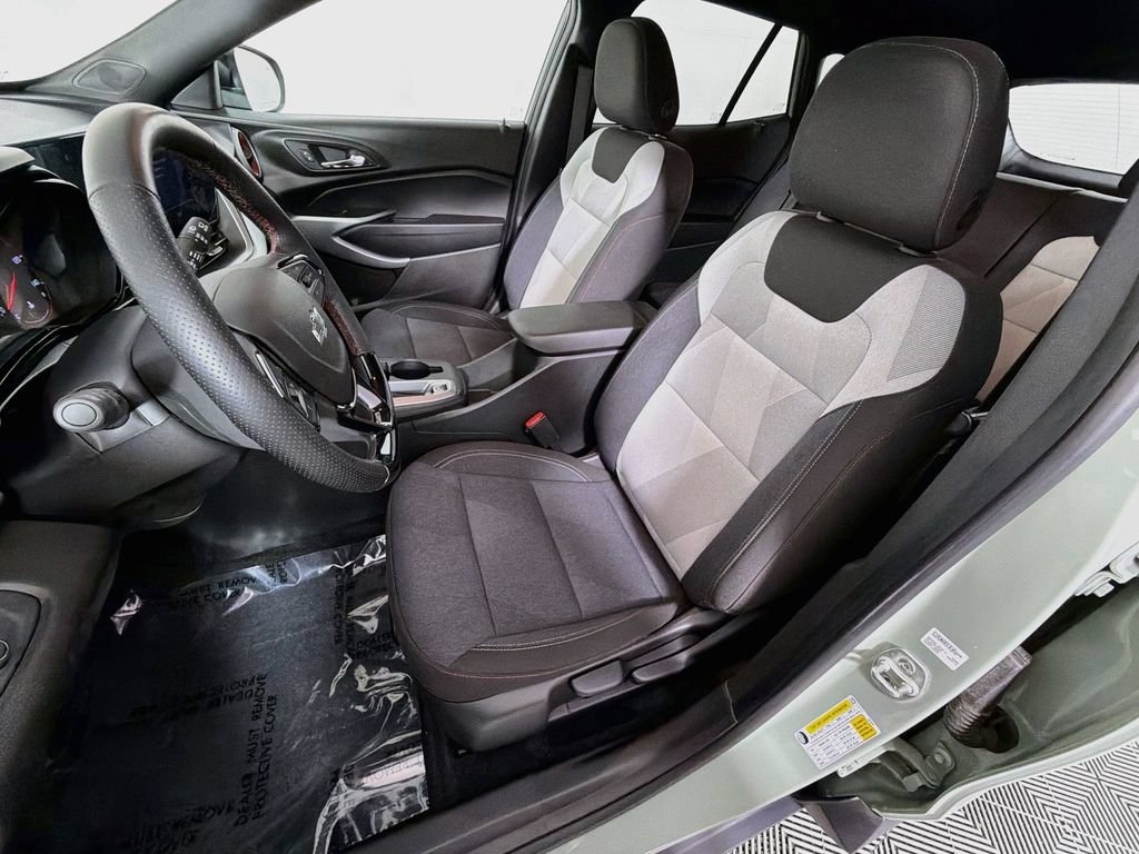 Used 2024 Chevrolet Trax RS w/ Driver Confidence Package FWD image 20