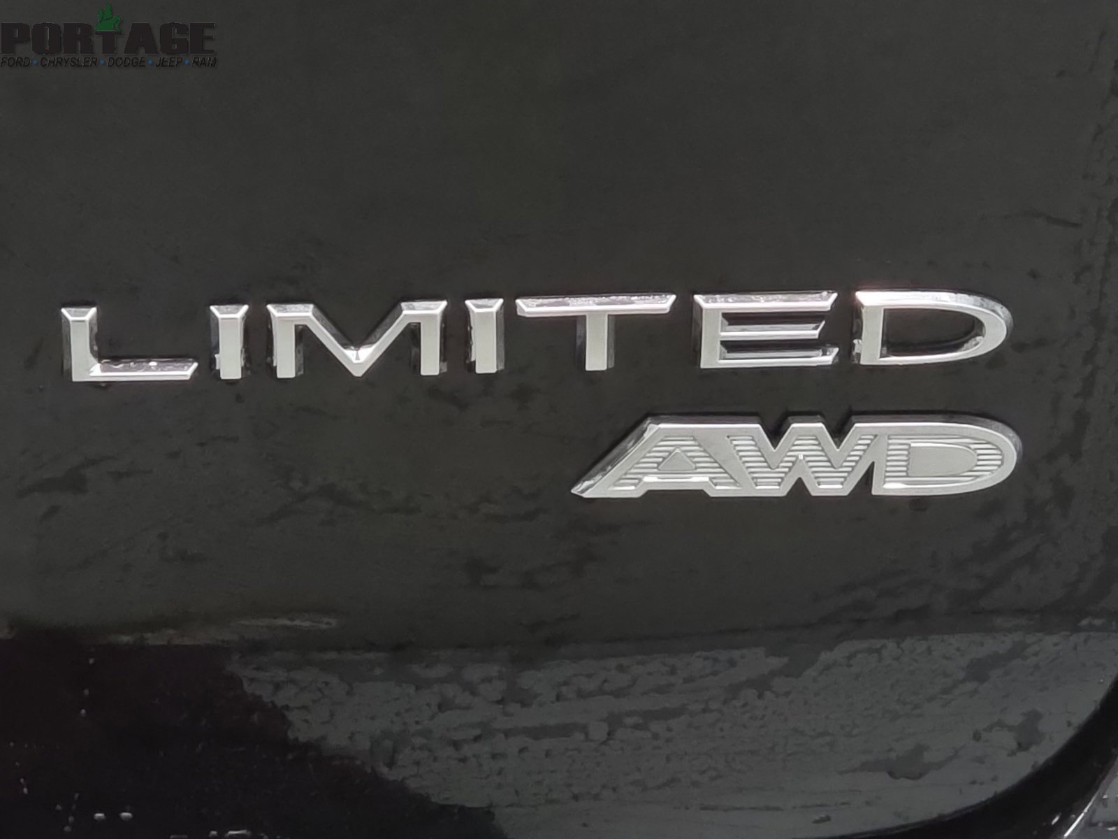 New 2027 Chrysler Pacifica Limited w/ Family Tech Group AWD/4WD image 10