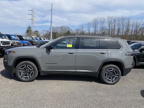 New 2026 Jeep Cherokee Laredo AWD/4WD image 2