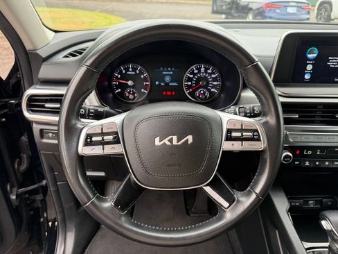 Used 2022 Kia Telluride LX AWD/4WD image 19