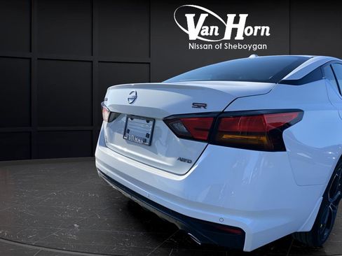 New 2025 Nissan Altima 2.5 SR w/ SR Premium Package image 32