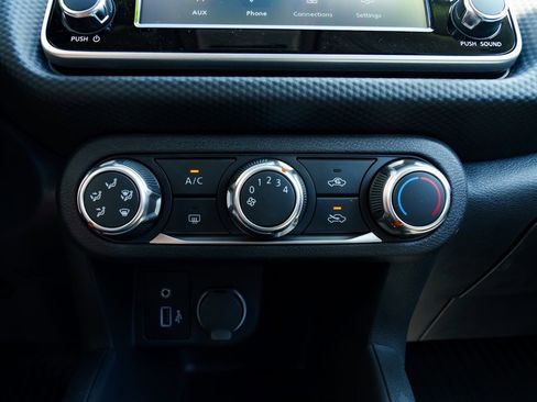 New 2025 Nissan Kicks Play S image 16