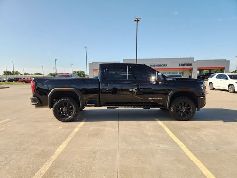 Used 2024 GMC Sierra 2500 AT4 w/ Technology Package AWD/4WD image 7