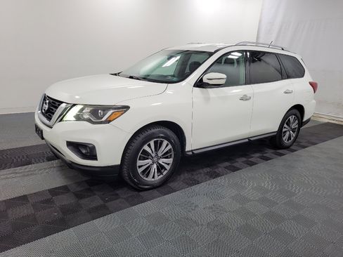Used 2017 Nissan Pathfinder SV AWD/4WD image 2