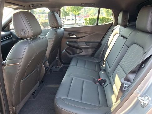 Used 2025 Buick Envista Avenir FWD image 12
