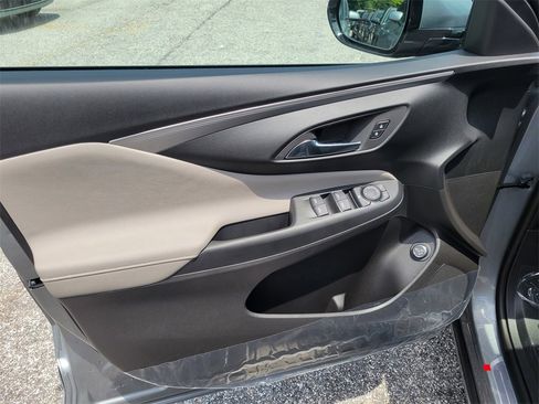 New 2025 Buick Envista Avenir image 9