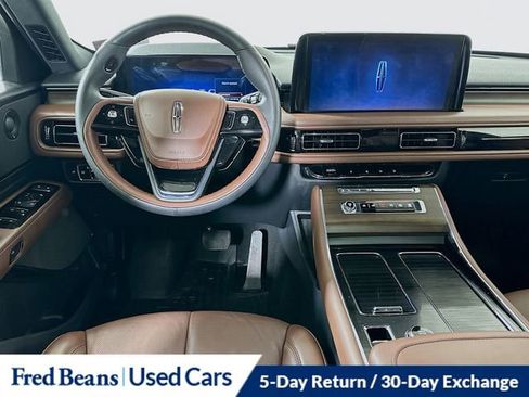 Certified 2025 Lincoln Aviator Reserve w/ Illumination Package AWD/4WD image 26