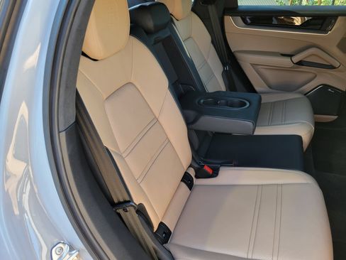 Certified 2024 Porsche Cayenne S AWD/4WD image 28