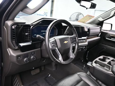 Used 2023 Chevrolet Silverado 1500 LT image 10