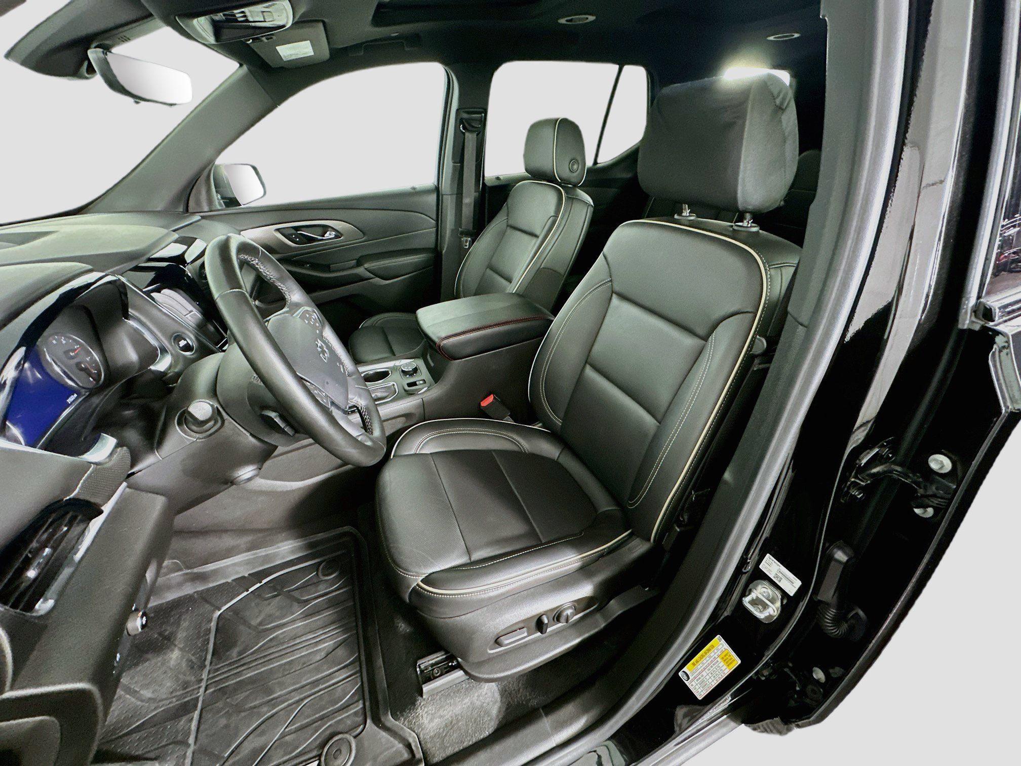 Used 2023 Chevrolet Traverse Premier w/ Redline Edition AWD/4WD image 13