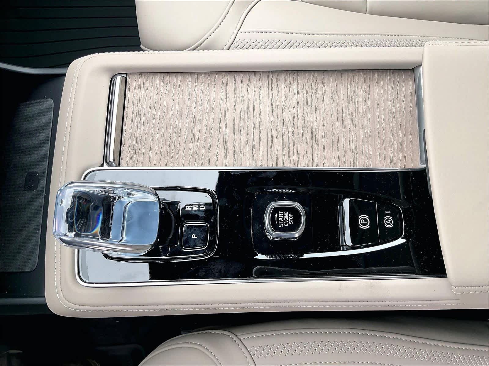 New 2027 Volvo XC90 B6 Plus AWD/4WD image 10