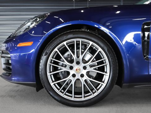 Certified 2022 Porsche Panamera image 28