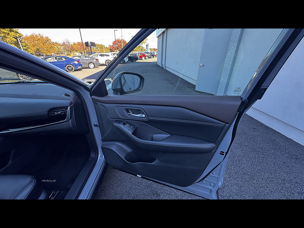Used 2023 Nissan Rogue SL w/ SL Premium Package AWD/4WD image 29