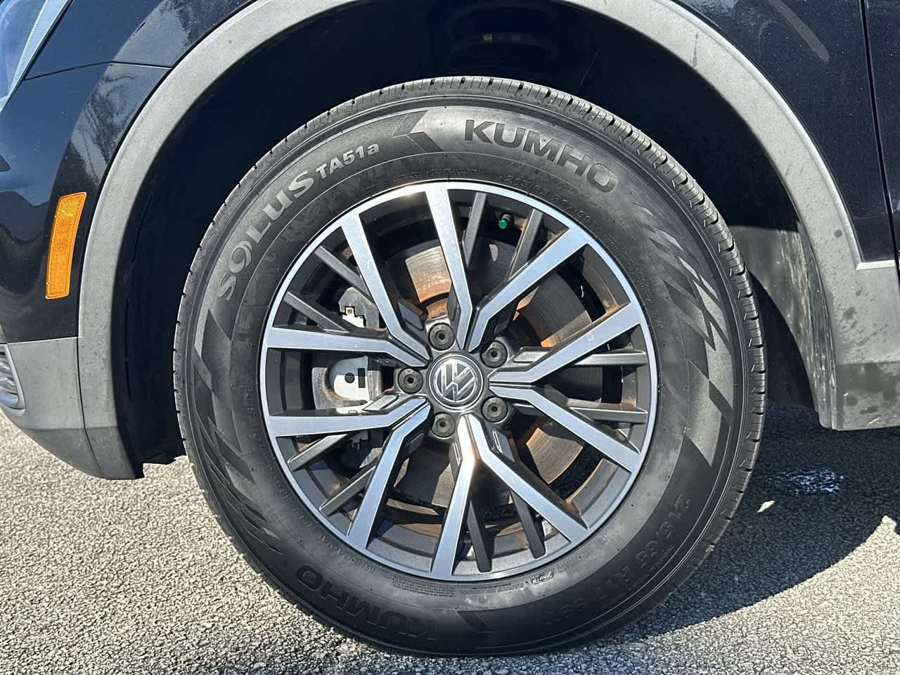 Used 2019 Volkswagen Tiguan SE w/ Panoramic Sunroof Package FWD image 13