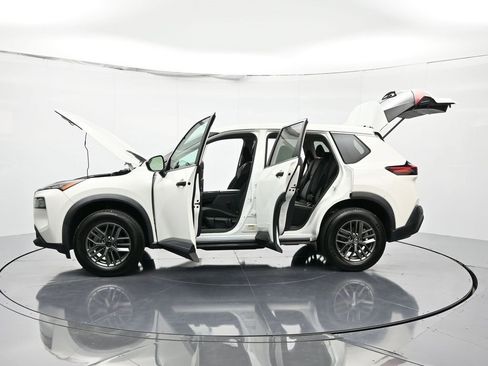 Used 2021 Nissan Rogue S image 45
