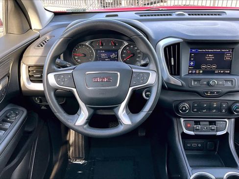 Used 2022 GMC Terrain SLE image 5