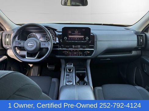 Used 2025 Nissan Pathfinder SV AWD/4WD image 10