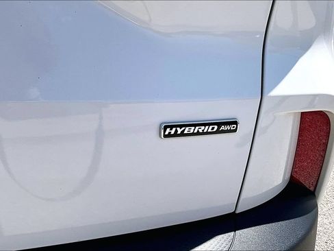 Used 2022 Ford Escape Titanium AWD/4WD image 24