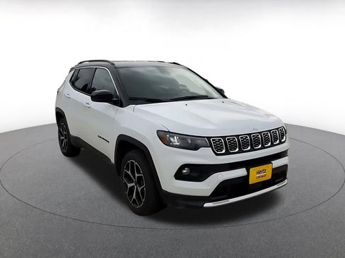 Used 2025 Jeep Compass Limited AWD/4WD image 3