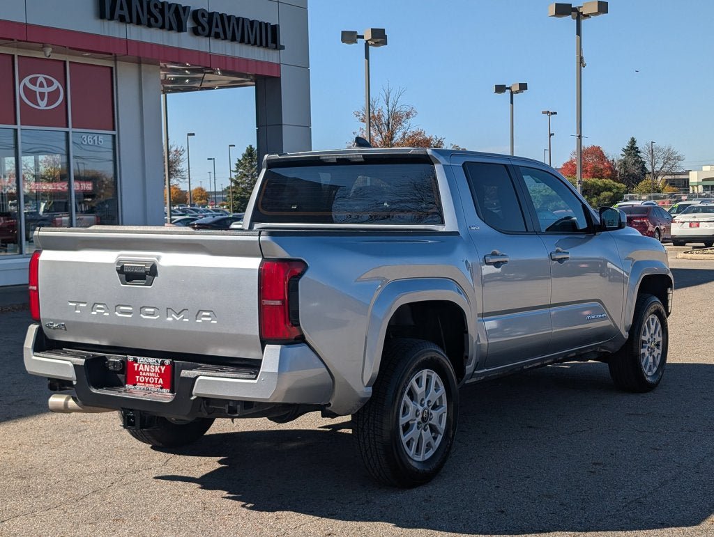 Certified 2025 Toyota Tacoma SR5 AWD/4WD image 7