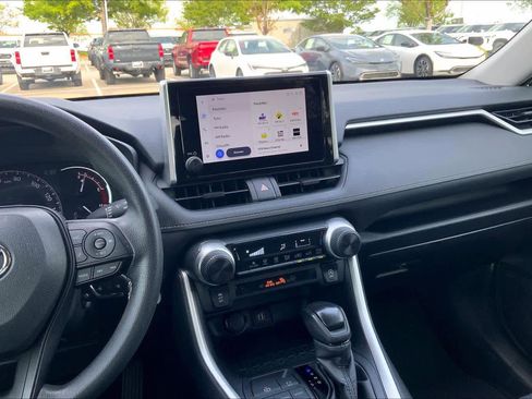 Used 2024 Toyota RAV4 LE image 7