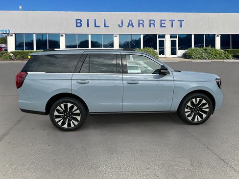 New 2026 Ford Expedition Platinum w/ Driver's Package AWD/4WD image 3