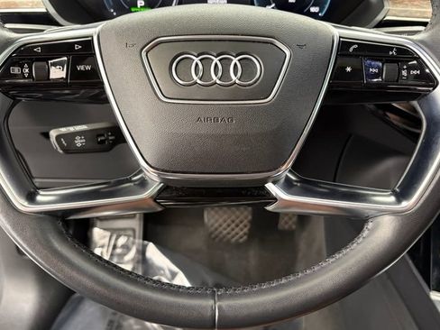 Used 2019 Audi e-tron Prestige AWD/4WD image 35