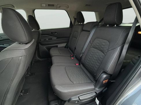 Used 2025 Nissan Pathfinder S FWD image 20