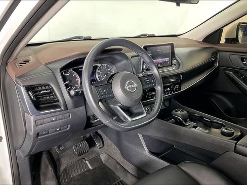 Used 2023 Nissan Rogue SV w/ SV Premium Package AWD/4WD image 16