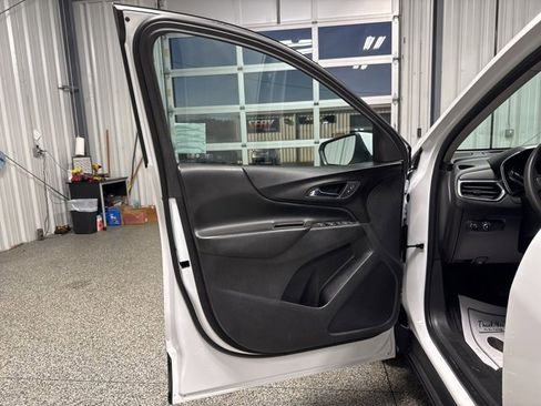 Used 2023 Chevrolet Equinox LT image 7