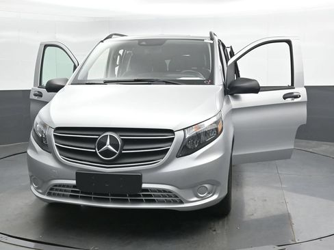Used 2023 Mercedes-Benz Metris Passenger image 50