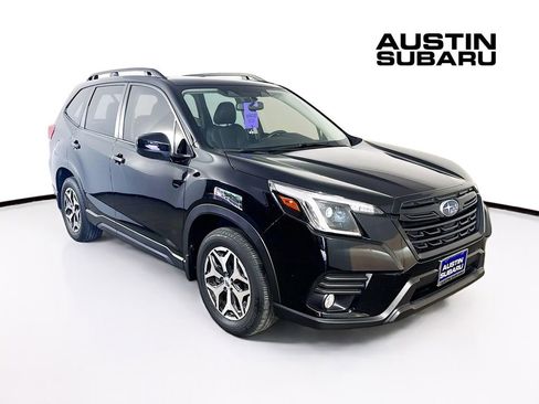 Used 2023 Subaru Forester Premium image 1