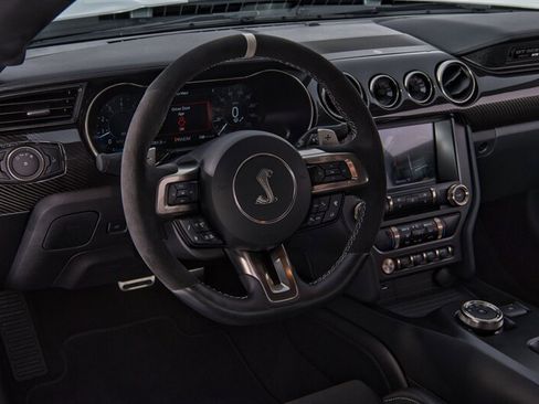 Used 2022 Ford Mustang Shelby GT500 w/ Carbon Fiber Track Pack RWD image 17