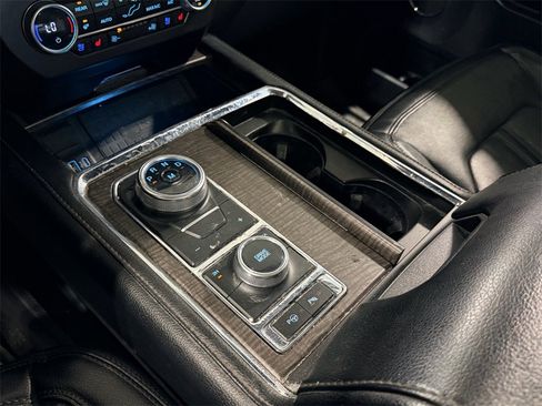 Used 2021 Ford Expedition Limited image 17